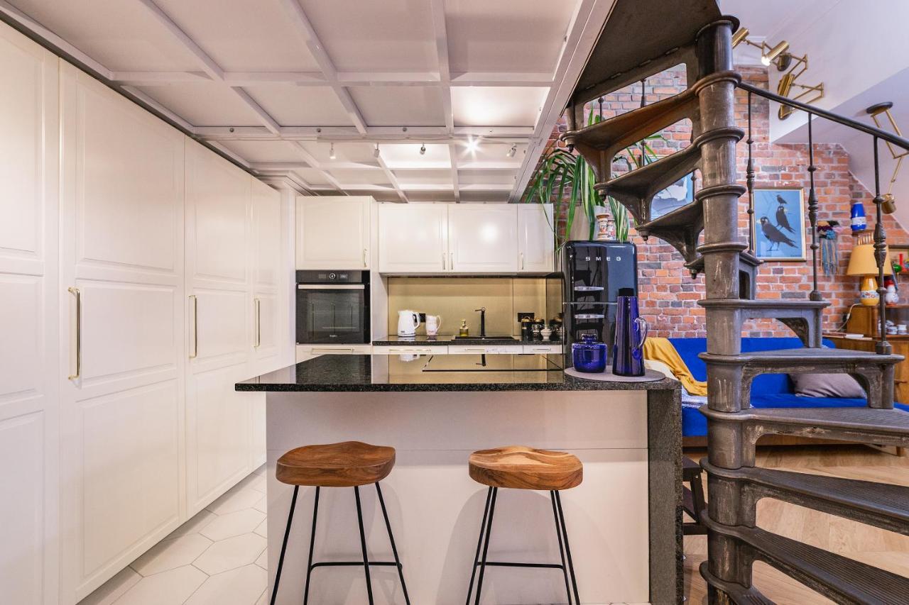 Retro Old Town Apartment *